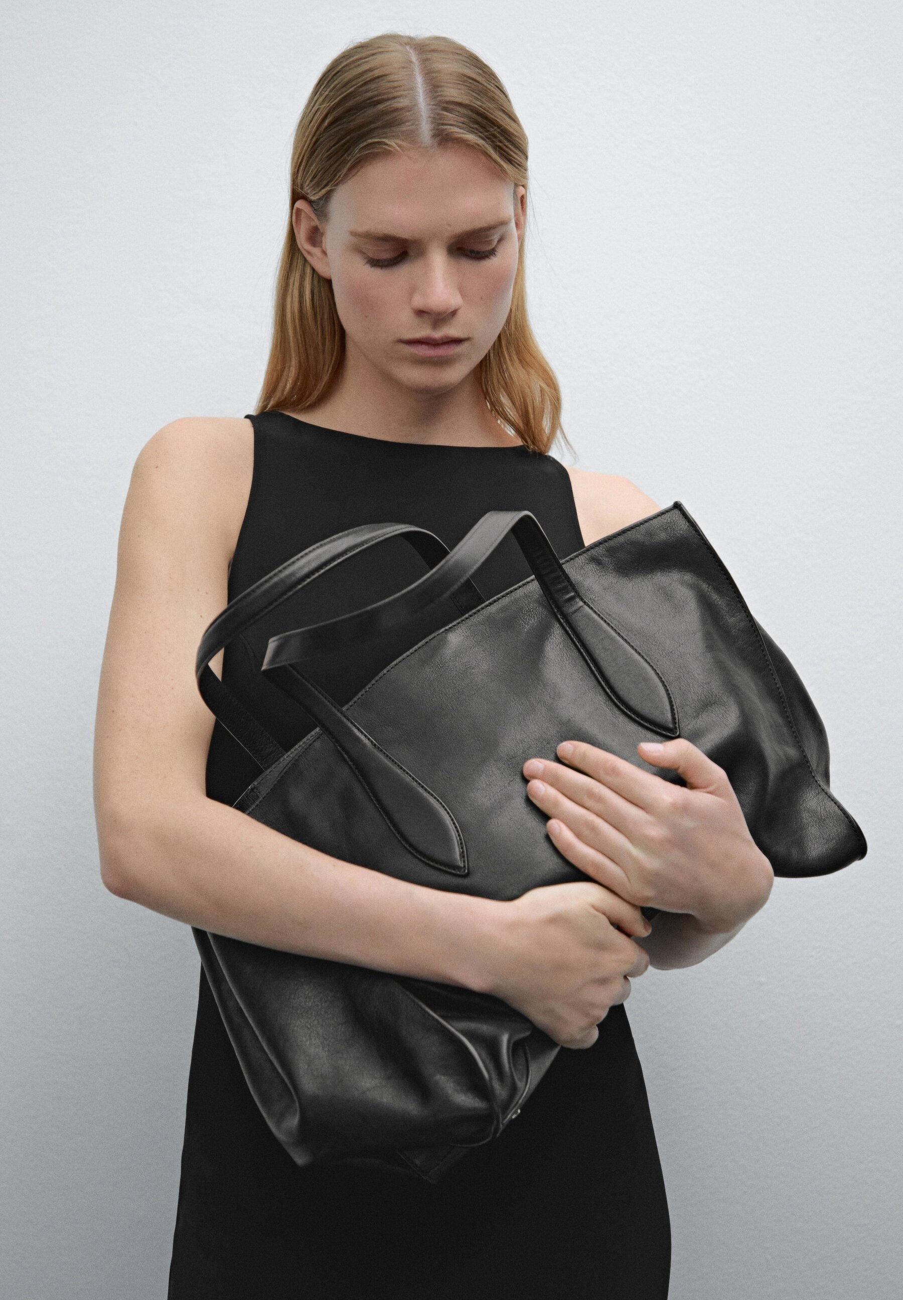 Massimo Dutti Handbag - black - Zalando.co.uk
