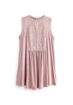 Vestido sin mangas de color rosa empolvado con escote redondo, diseño bordado de ojales en la pechera frontal y falda fruncida para un ajuste fluido.