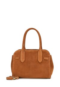 Sac à main en daim tan avec deux poignées supérieures, une forme structurée et une bandoulière détachable. Les détails notables incluent des accents cousus.