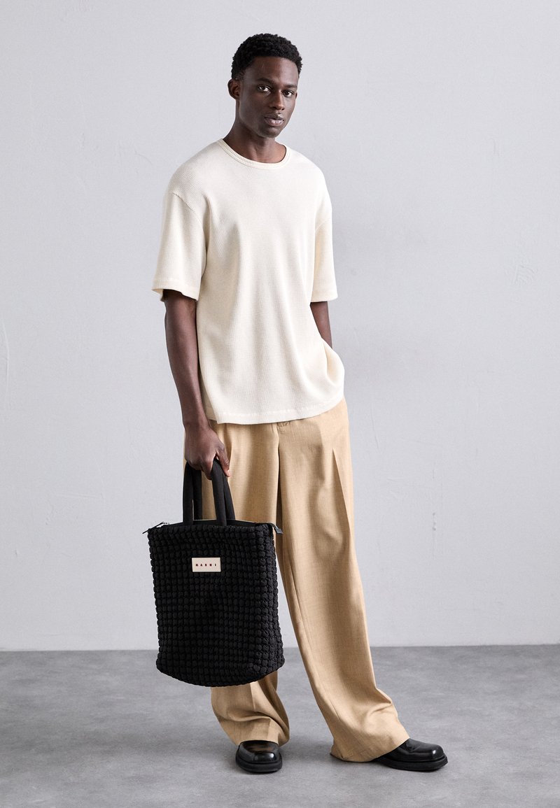 Marni TOTE UNISEX - Sac à main - black