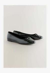 Unselected, new black patent