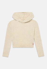 Cremfarbener, taillierter Hoodie mit gerippter Textur, ausgestattet mit einer großen Kapuze und langen Ärmeln. Kleine rote Tag-Akzent am Saum.