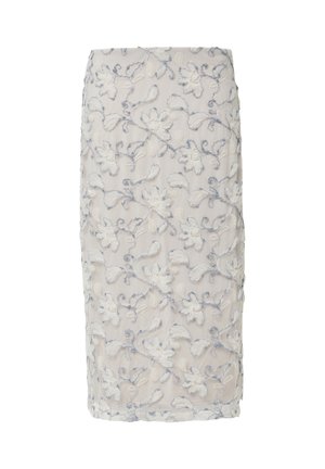 Jupe crayon blanche longueur genou avec broderies florales bleues et blanches et délicats motifs de vignes tourbillonnantes.