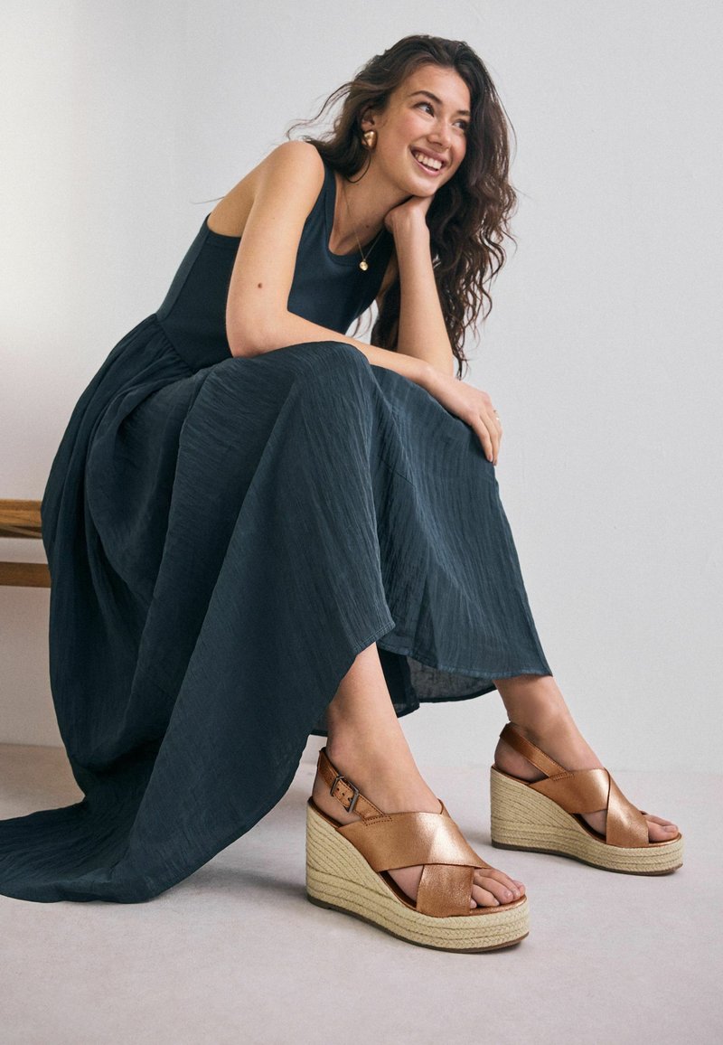 Sandalo Toni Pons Elda Donna | Pelle Genuina | Plateau 4 Cm | Made In Spain | Gomma Naturale