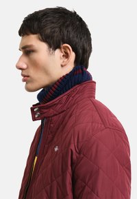 GANT QUILTED WINDCHEATER - Light jacket - wine red