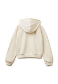 Skrócony kremowy hoodie wykonany z miękkiego materiału. Posiada kaptur, długie rękawy i ściągacz na dole. Gładka struktura bez wzorów lub ozdób.