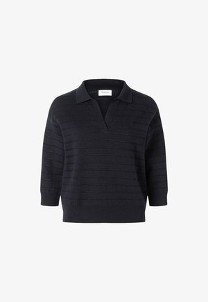 Pull-over noir en maille avec des rayures horizontales texturées, un col en V et des manches trois-quarts.