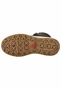 Soletta di scarpa in gomma marrone con un motivo testurizzato a presa che presenta motivi a forma di X, con il marchio "GEOX" e un accento rosso "Grip".