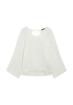 Hvid bluse med lange ærmer og brede ærmekanter, rund halsudskæring og bindebånd bagpå, lavet af let, tekstureret stof.