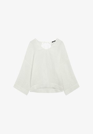 Hvid bluse med lange ærmer og brede ærmekanter, rund halsudskæring og bindebånd bagpå, lavet af let, tekstureret stof.