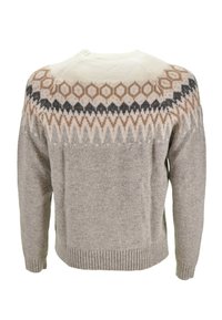 Maglione lavorato a maglia di un grigio chiaro con un girocollo decorato, che presenta forme a diamante in beige, marrone e nero, polsini e orlo a coste.