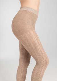 Beige strikkede leggins med et tekstureret kabelmønster, der har en blød talje og tilspidsede ben, velegnet til afslappet brug.