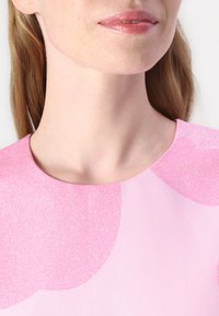 Marimekko SOPIVA UNIKKO  - Rochie de zi - light pink\pink