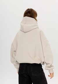MIRONS Felpa con cappuccio - taupe