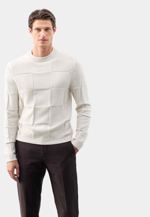 - Sweter