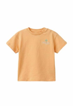 Kortærmet t-shirt til små børn i ferskenfarve med lille palme og teksten "Ocean Club" på venstre bryst samt to trykknapper på skulderen.