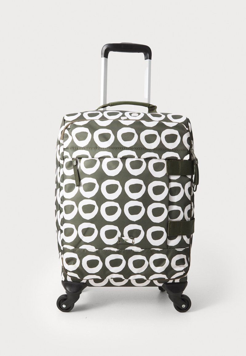 Valise à roulettes avec un extérieur en tissu vert présentant un motif circulaire blanc, une poignée rétractable et quatre roues noires pour la mobilité.