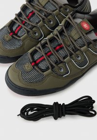 és TWO NINE 8 UNISEX - Skeitborda apavi - olive/black