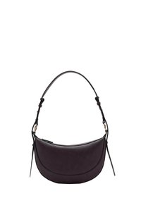 Bolso hobo de cuero púrpura con forma redondeada, correa desmontable y acentos en tono dorado. Superficie texturizada con costuras visibles.