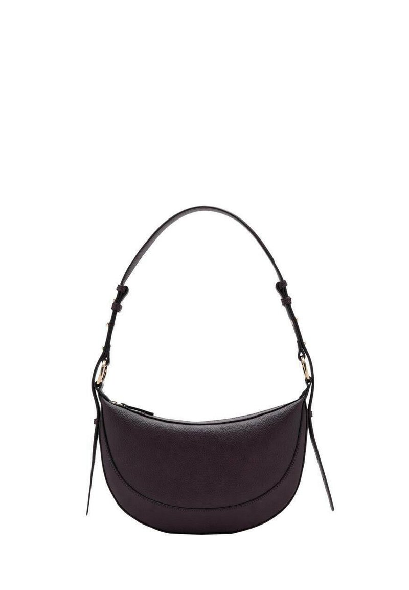 Bolso hobo de cuero púrpura con forma redondeada, correa desmontable y acentos en tono dorado. Superficie texturizada con costuras visibles.