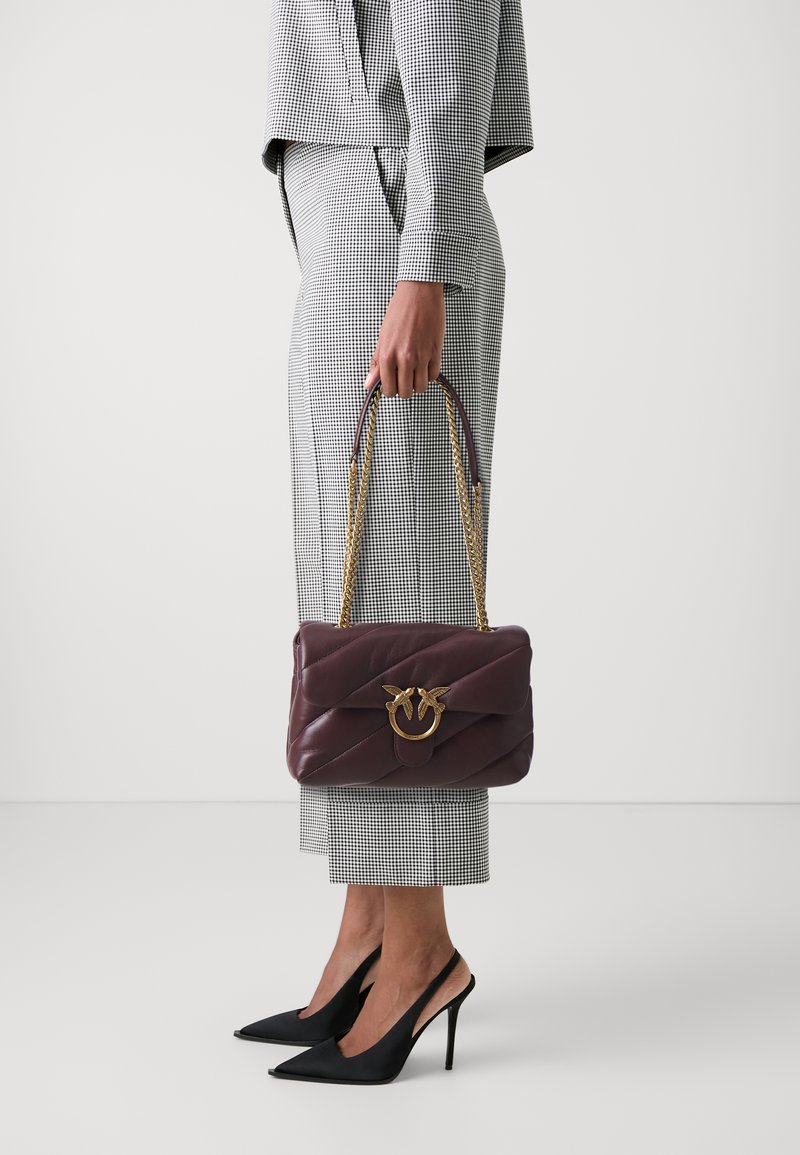 Pinko LOVE PUFF CLASSIC - Schoudertas - cioccolato amaro/antique gold