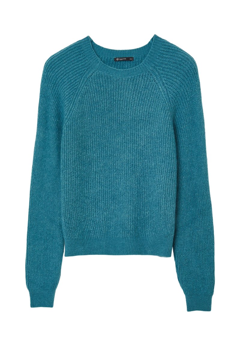 Maglione a girocollo blu verde in maglia, con maniche lunghe e polsini e bordo a coste, steso su uno sfondo bianco.