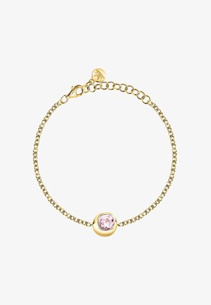 Bracciale in oro con una pietra rosa rotonda al centro, fissato con un fermaglio a molla. Texture liscia, design delicato.