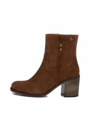 Stivaletti con tacco - camel