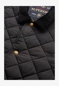 Niewybrane, meteorite black