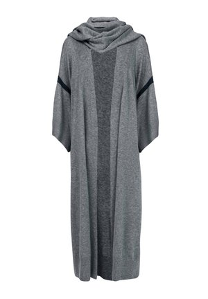 Grauer Strickcardigan mit Kapuze, der ein gestreiftes Muster in dunklerem Grau entlang der Ärmel aufweist. Offenes Vorderdesign mit weiten Ärmeln.