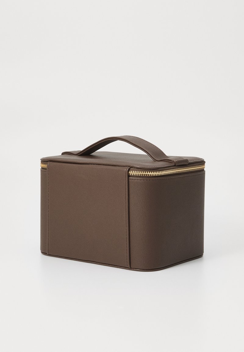 Couverture Et Trousse De Toilette 5/A Baker - Cuir Et Laine, Plaid Sur épaule - GUC