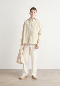 BOSS OWEN - Button down-skjorte - open white