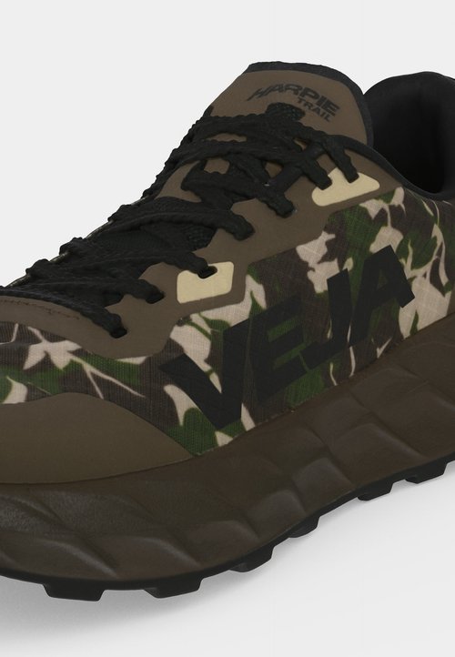 Veja HARPIE TRAIL - Trainers - floral-camo — photo 7
