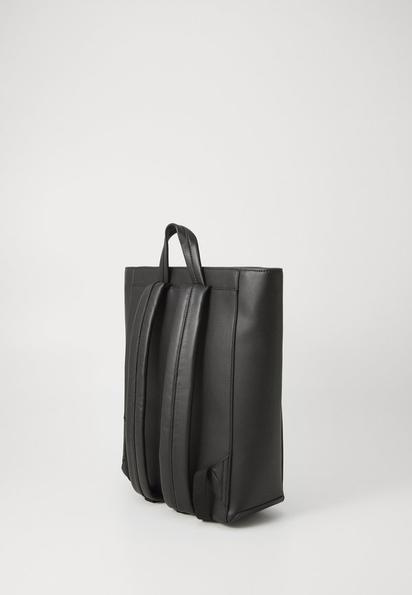VENJA - Rucksack3