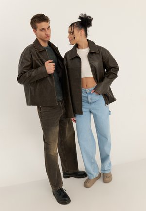 UNISEX - Giacca in similpelle - dark brown