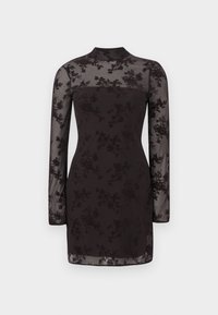 Robe noire à motifs floraux avec un col montant, des manches longues en voile transparent, et une silhouette ajustée ornée de motifs floraux détaillés sur un tissu transparent.