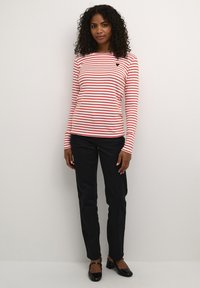Kaffe LIDDY - Pikkade varrukatega topp - chalk fiery red black heart