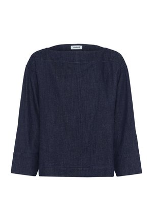 Dunkelblaues Denim-Hemd mit langen Ärmeln, weitem Ausschnitt und geradem, kastigem Schnitt, von hinten vor weißem Hintergrund gezeigt.