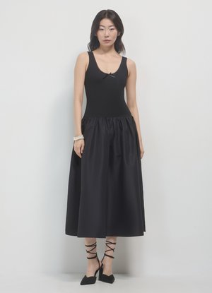 Calliope LUNGO - Freizeitkleid - ultrablack