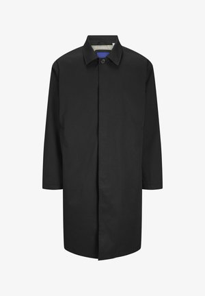 Zwarte jas met een kraag, lange mouwen en zijzakken. Heeft een knoopsluiting en een geruite binnenvoering.