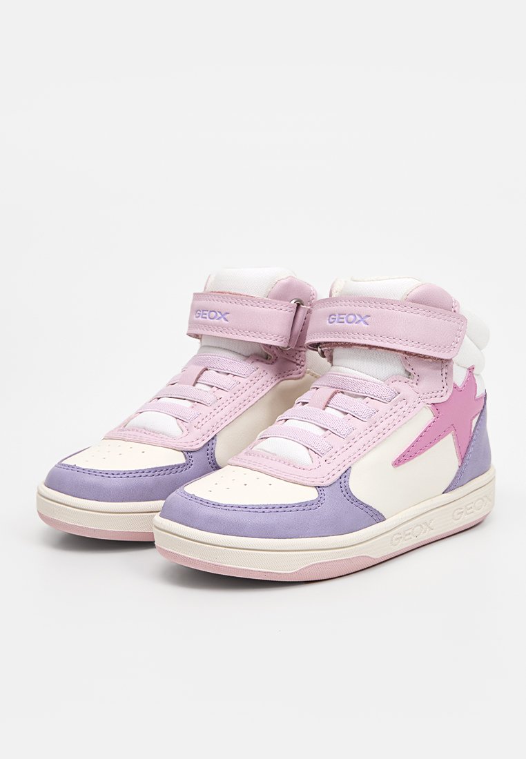 Baskets montantes en cuir et matériaux synthétiques de couleur blanche, rose et lavande, avec un accent en étoile et une bande Velcro.