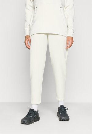ESSENTIAL RECOVERY PANT - Spodnji deli trenirk - truffle salt