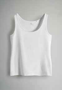 Maiou alb fără mâneci, confecționat din bumbac moale. Are un decolteu rotund și tiv obișnuit. Design simplu, neîmpodobit, fără modele.