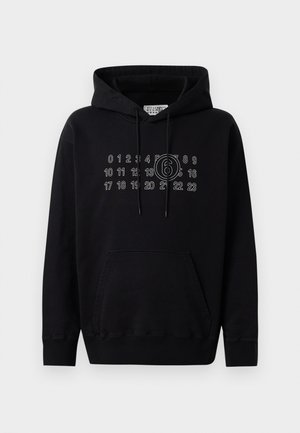 Hoodie noir en coton avec une poche kangourou à l'avant et un graphisme avec des chiffres et un cercle sur la poitrine.