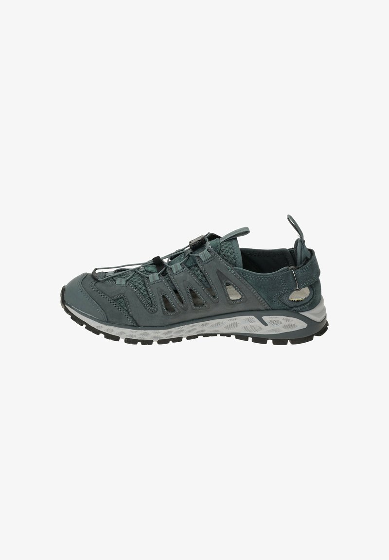 Leichter, grau-grüner Wanderschuh mit Obermaterial aus Mesh, flexibel im Design, Gummisohle, integriertem Schnürsystem und reflektierenden Akzenten.
