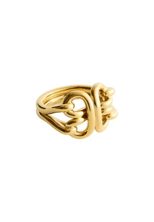 Bague en or avec une finition polie présentant un motif de boucle entrelacée sur fond blanc.