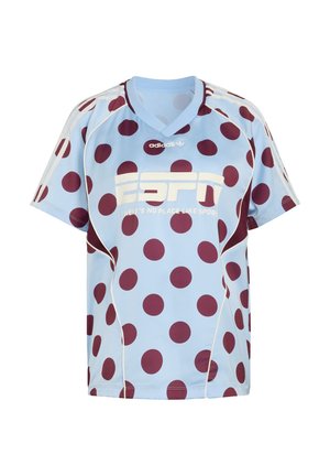 Ανοιχτό μπλε αθλητικό πουκάμισο Adidas με μεγάλα μπορντό πουά, λογότυπο ESPN και το κείμενο "Δεν υπάρχει μέρος σαν τον αθλητισμό" στο μπροστινό μέρος.