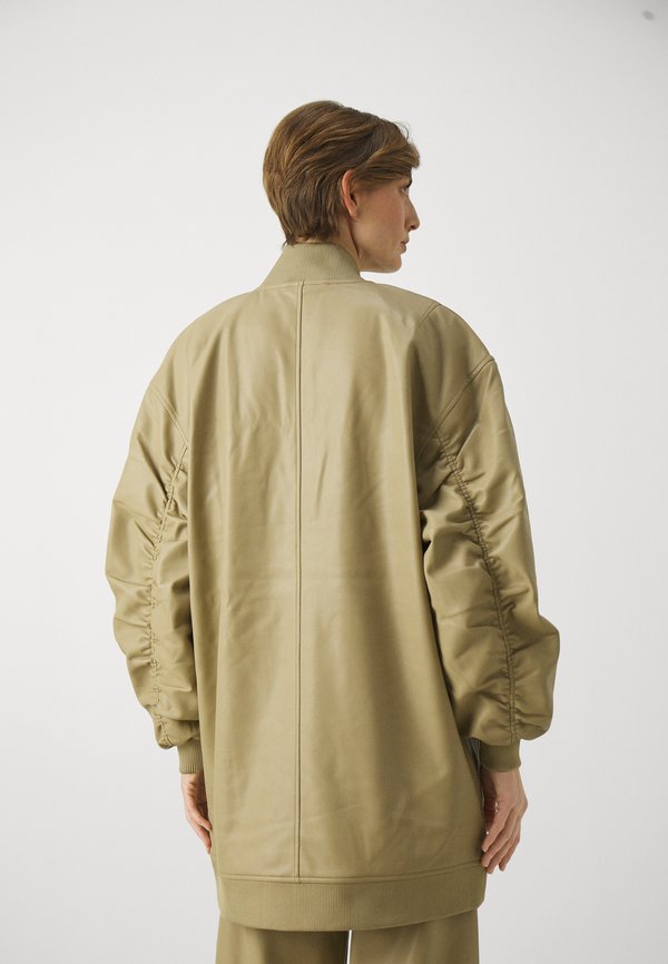 EDITION GUY - Bomber Jacket - tree house2