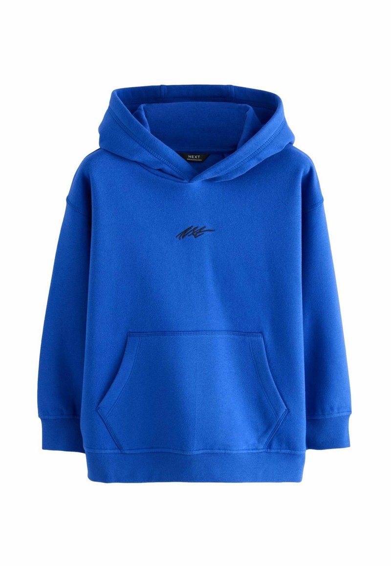 Sweat à capuche bleu vif avec une poche kangourou à l'avant et un petit motif noir sur la poitrine, présenté sur un fond blanc uni.