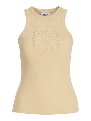 Beežist soonikkoes varrukateta top, millel on rinnal reljeefne põimunud dekoratiivne muster ja ümar kaelus.